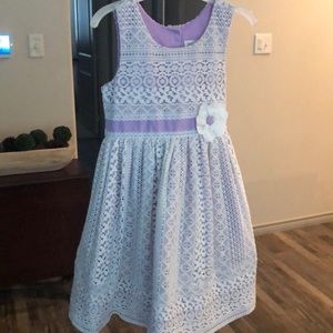 Girl’s purple and lace dress with bow 🎀